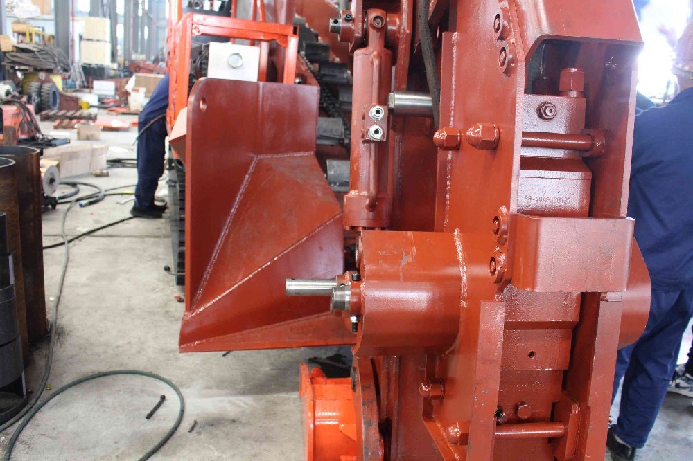 郴州井下扒渣機生產廠家,為引水渠工程提供方案