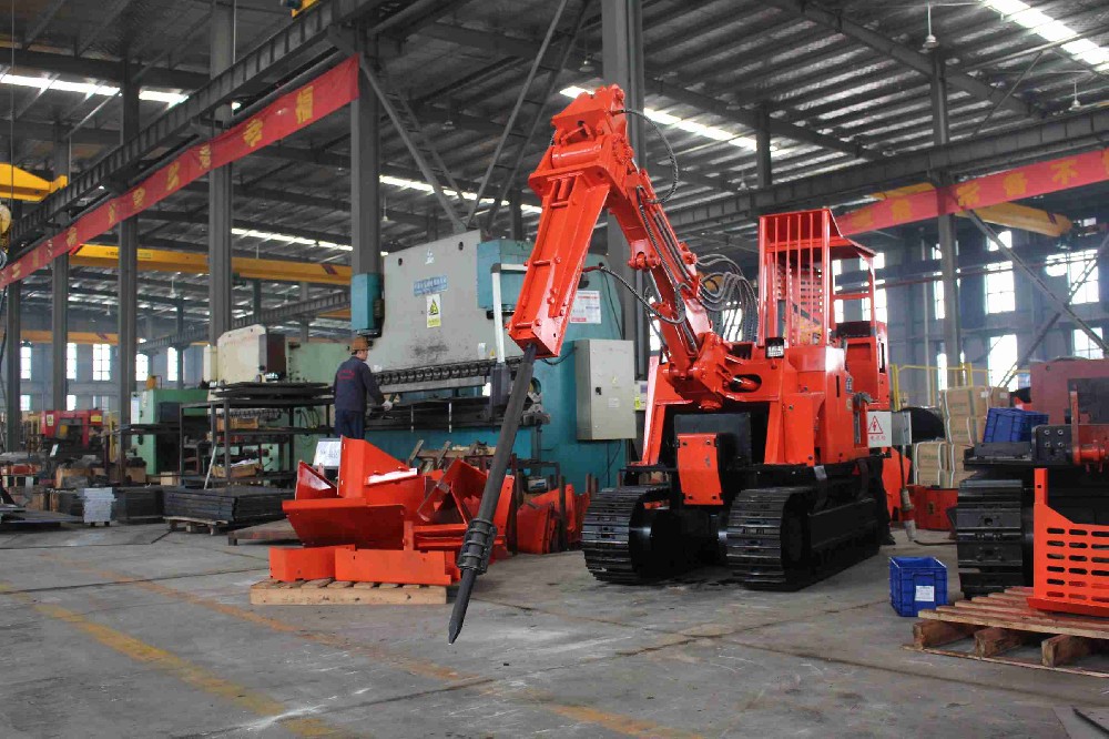 撬毛臺車司機(jī)日記：在黑暗巷道中“雕刻”安全
