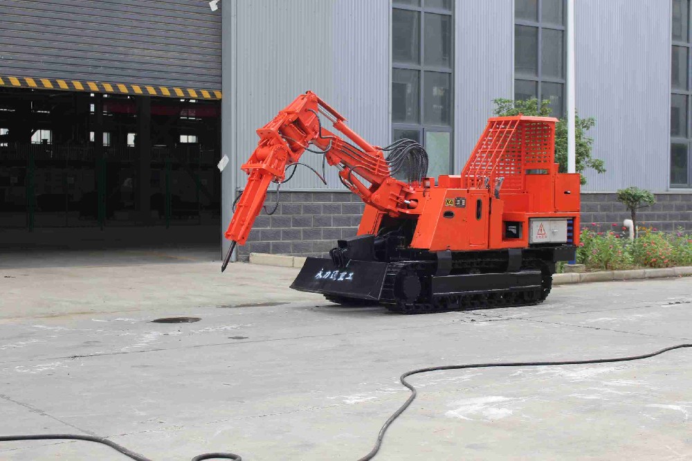 扒渣機(jī)操作中的安全注意事項(xiàng)(永力通版)