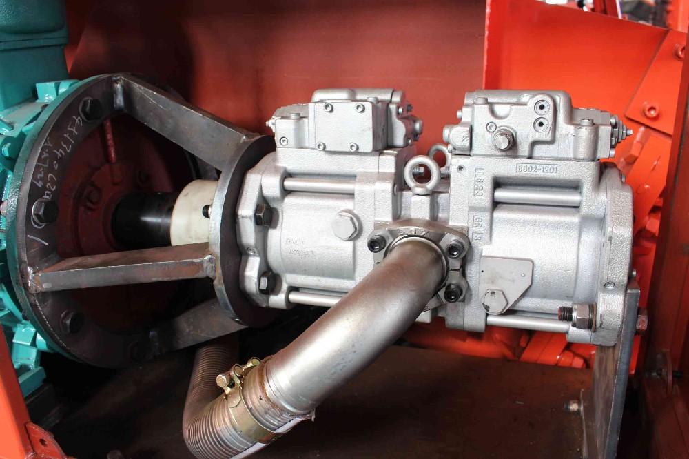 扒渣機創(chuàng)新設(shè)計亮點:從結(jié)構(gòu)到功能,突破傳統(tǒng)的匠心之作