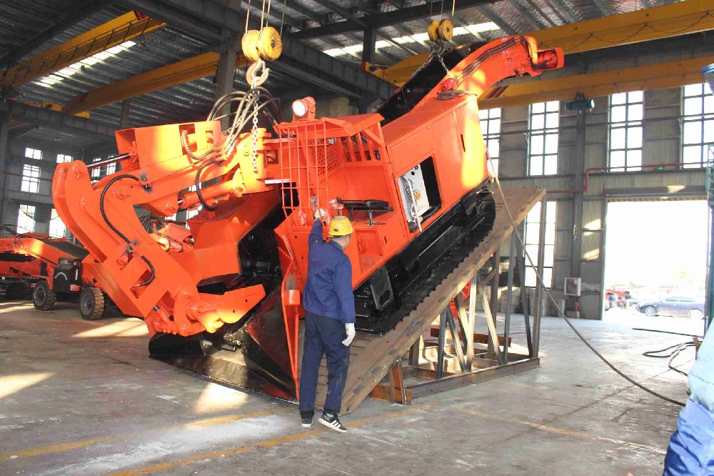 邵陽井下扒渣機(jī)生產(chǎn)廠家，助力國防工程建設(shè)
