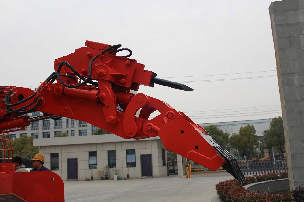 10噸礦車發動機積碳清理，恢復動力性能
