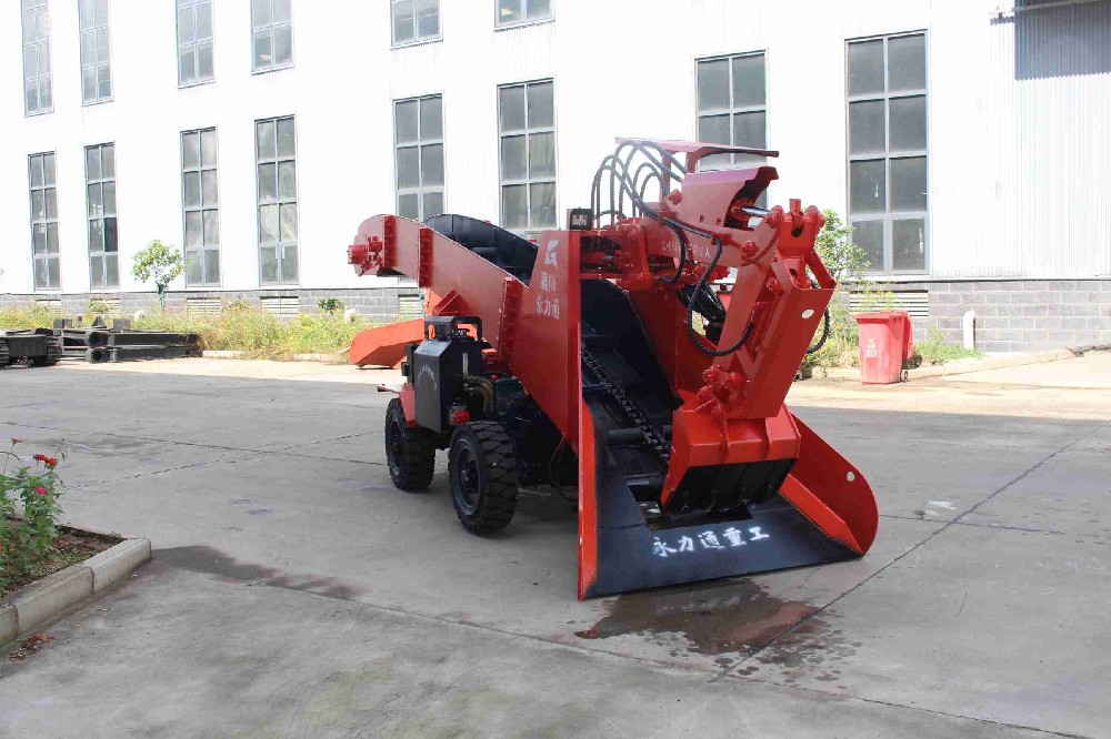 扒渣機(jī)操作新手指南:八步流程讓你快速上手開啟高效作業(yè)