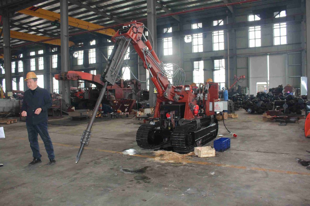 銅仁挖掘式扒渣機性能評測,值不值得入手?