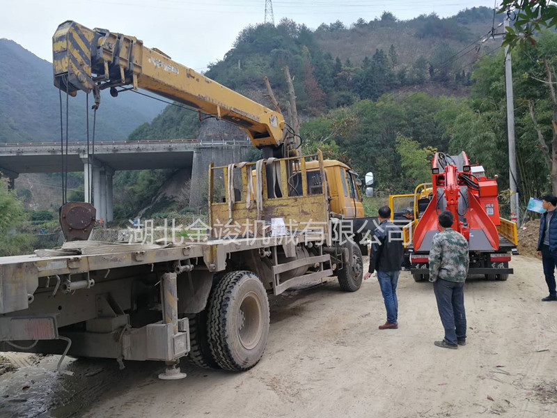 輪式扒渣機(jī) 扒渣機(jī)卸車(chē)12-03-2.jpg